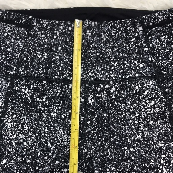 Lululemon Outrun 17" Crop Splatter White Black - Picture 3 of 10